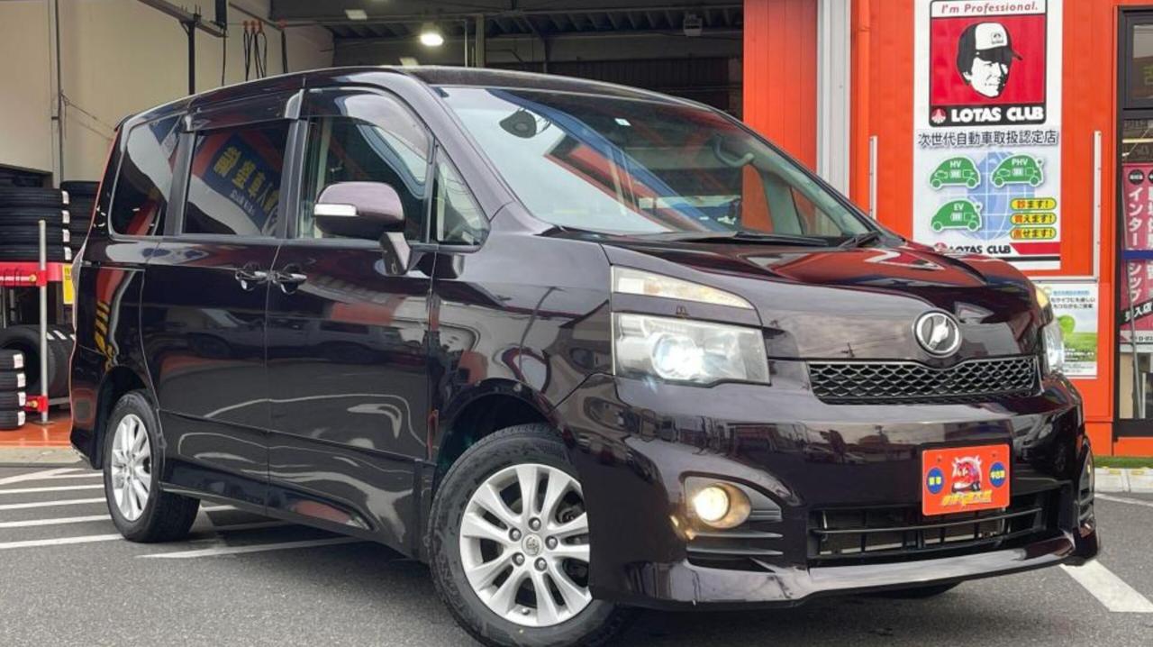 2013 Toyota Voxy